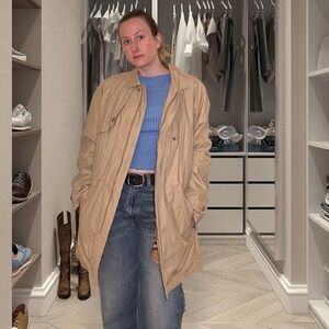 Zip up Burberry trench coat large